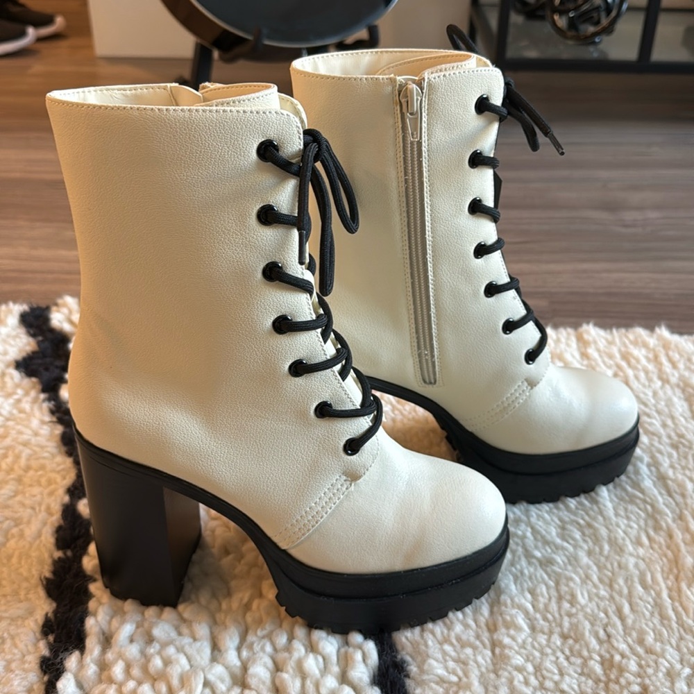 Stylish White Heeled Boots